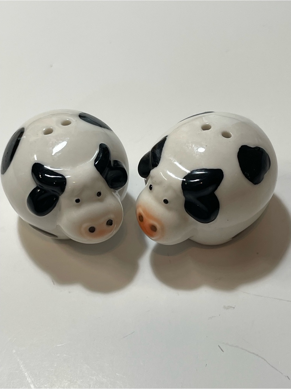 Cow Salt and Pepper Shakers - White and Black Like New - Picture 3 of 7